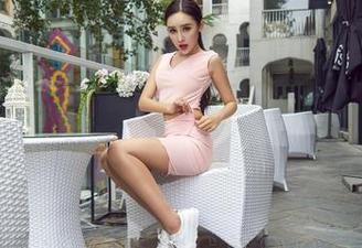 AISS爱丝(钻石版) – 看这个最新图包：赵梦洁把肉丝和黑色装玩得溜；你敢试吗？
