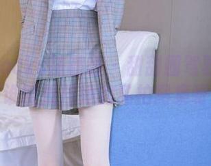 BoBoSocks袜啵啵 – 甜甜圈驾驭高跟鞋：谁能抵挡她的私拍图集呀？