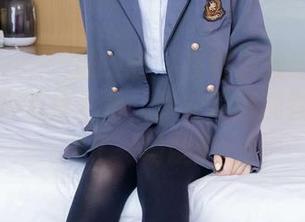 BoBoSocks袜啵啵 – 在稚予的短黑丝图集中，腿就是主角，你才是旁观者，快看这了一场腿展！