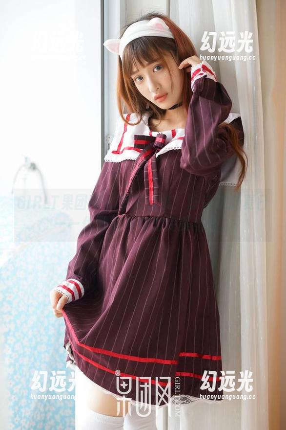GIRLT果团网 - 私拍合集：陈诗诗的夏日——优雅与冷饮的完美结合。