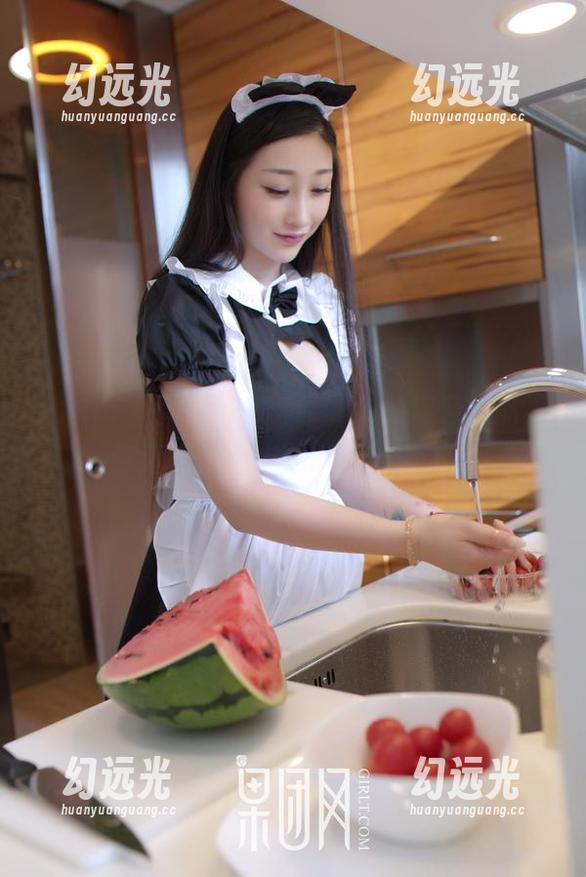 GIRLT果团网 - 龚玥菲的全套裸足作品，你造吗？这些图片有种魔力。