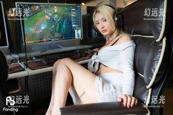要冷静！Hyoyeon(김효연)泳衣又上新，图库热乎乎的最新消息！
