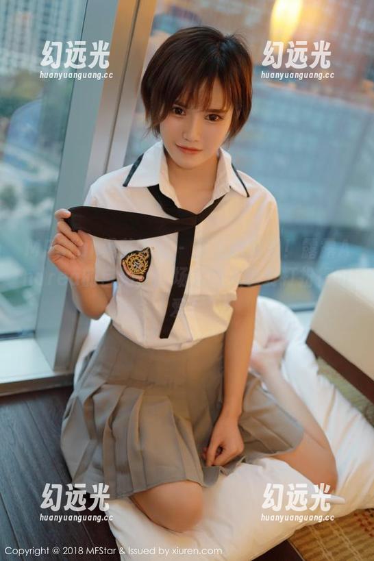 MFStar模范学院 - 新图包来啦！露露Andrea的自拍，职场女强人也要打扮得可爱？