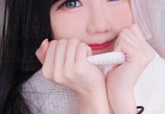 不小心闯入Sally Dorasnow的双人图集,居然让我有些无从自拔,下载得小心点哟。