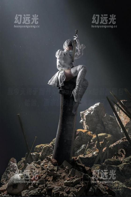 我今天终于翻开Sayathefox的最新图包，哈哈，画家的内心戏太丰富了。