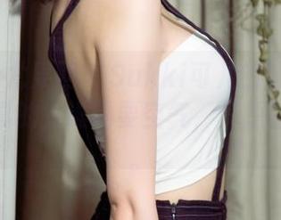 UGirls尤果网 – Sukki可儿的泳池写真全套，真的，谁需要空气，只想静静欣赏。