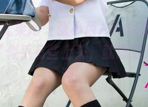 UGirls尤果网 – 张小西Ann的眼镜，原图看久了似乎有些上头，就想点开更多资源。