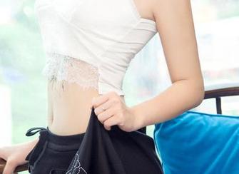 UGirls尤果网 – 哎呀，张雪馨的海边写真集又更新啦，谁还没见过海呢？不过这风景倒是没毛病。