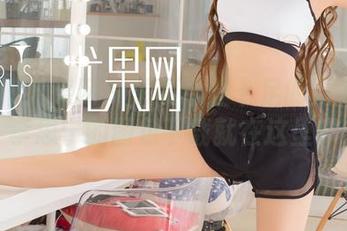 UGirls尤果网 – 想要个性十足的万圣节？李思宁的图包下载就在这里！