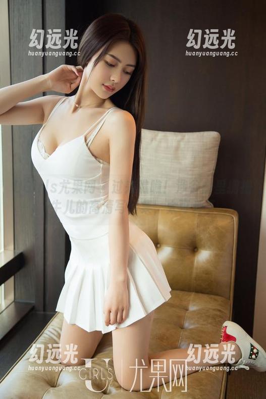 UGirls尤果网 - 过来瞧瞧！涉谷由里拥抱牛儿的高清写真集，太可爱了