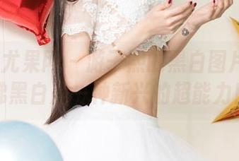 UGirls尤果网 – 游子熙的黑白图片——仿佛黑白是一种新兴的超能力！