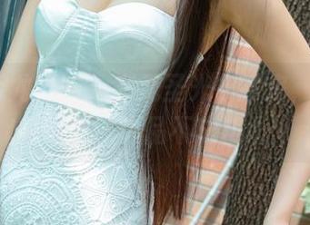 UGirls尤果网 – 在无圣光中摇曳，谭晓彤的礼服作品不忘初心