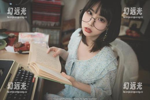 资源观赏，Uhye(이유혜)果然没让我失望，翻开Bimilstory-NO.01CuteMaid，是个惊喜哦