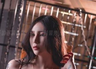 Vams子的西装私房：这不是时装秀，这是单身狗的绝望之旅。