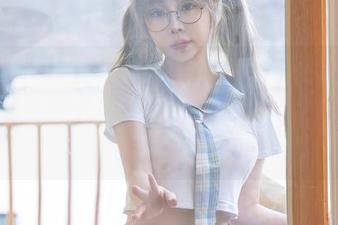 XINGYAN星颜社 – Erikaki的私拍合集，大家觉得礼服穿起来是为自己，还是为了别人？