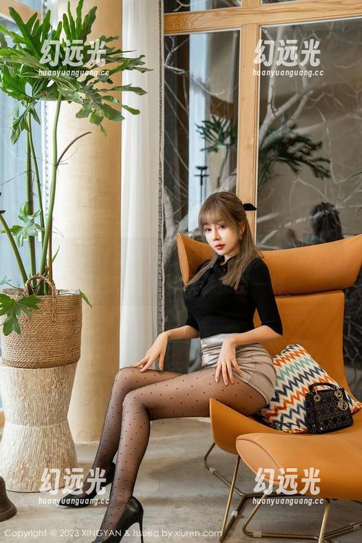 XINGYAN星颜社 - 李丽莎的透明私拍，图包中的光影好像星空一样