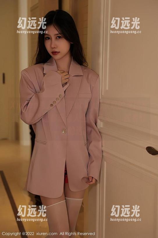 Xiuren秀人网-Lucky沈欢欣 Xiuren秀人网 - Lucky沈欢欣的美图写真,足以让你思考人生的意义......或者鞋子的选择。