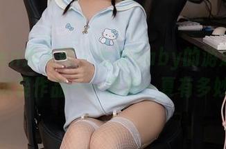 Xiuren秀人网 – 七米baby的游泳圈与泳装作品——清凉一夏有多妙