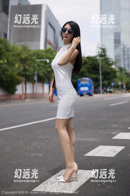 Xiuren秀人网 - 大琪琪Emily的女仆写真集—你能忍住不多看几眼吗？