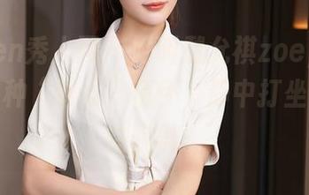 Xiuren秀人网 – 她叫戴允祺zoe，私拍也是一种“修女”情怀，静中打坐，灵魂在跳舞。
