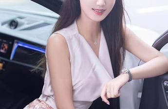 Xiuren秀人网 – 朱可儿在泳池，阳光下的无圣光美图有点闪