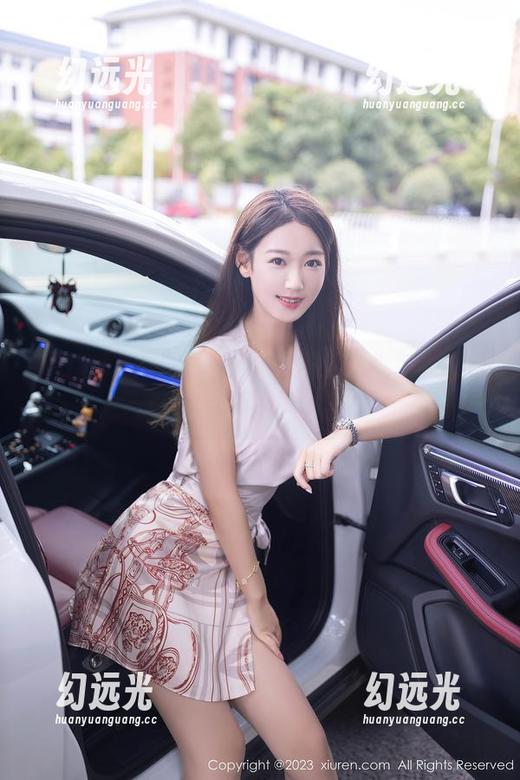 Xiuren秀人网 - 朱可儿在泳池，阳光下的无圣光美图有点闪