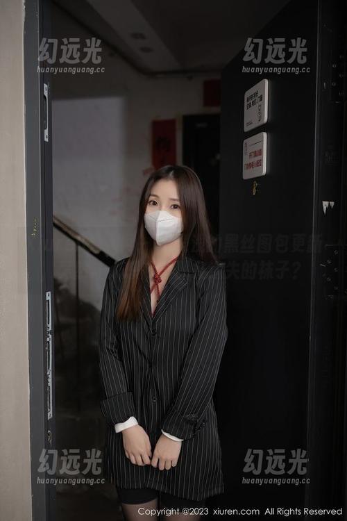 Xiuren秀人网 - 白浅浅的黑丝图包更新，竟然让人想起了那条遗失的袜子？