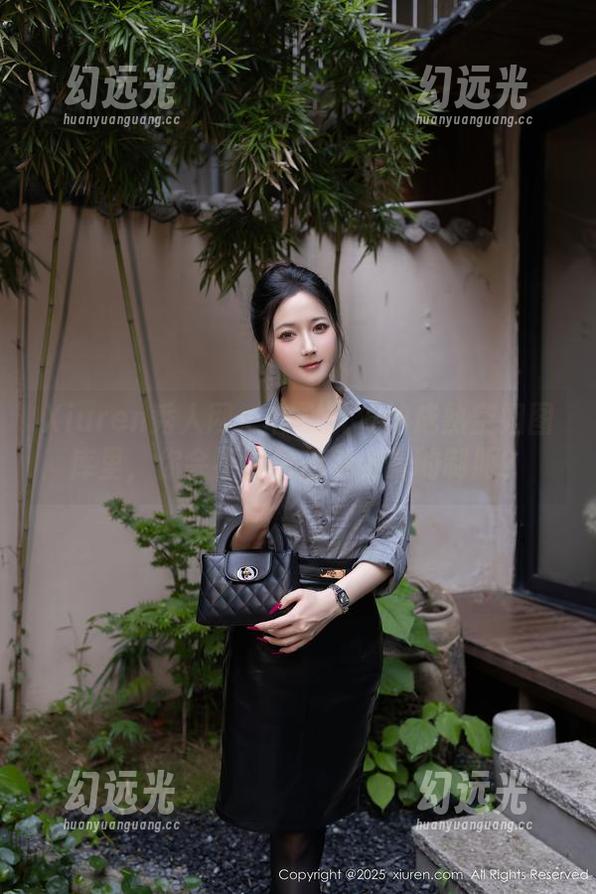 Xiuren秀人网 - 在谢忱倬的成熟空姐图库里，你会不会也想穿上她的制服？