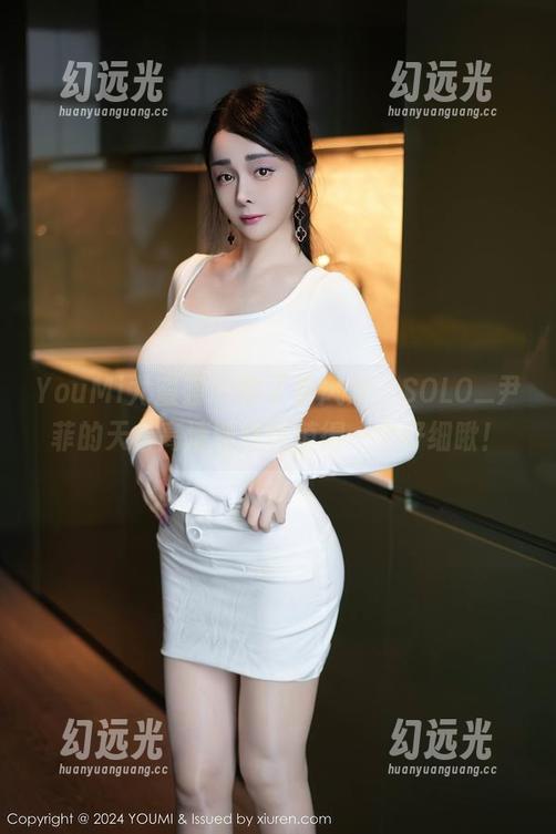 YouMi尤蜜荟 - 除了看风景，SOLO_尹菲的天台高清壁纸也值得一个仔细瞅！
