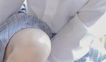 兔玩映画：高清图册——制服学妹甘甜得像糖葫芦，谁要来分一口？
