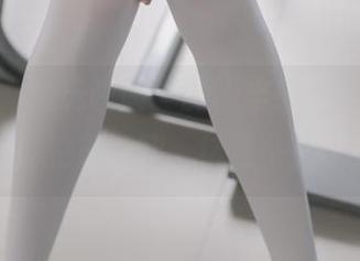 我翻了“兔玩映画”的“半截袜”原图，想要的是美腿，结果头疼了！
