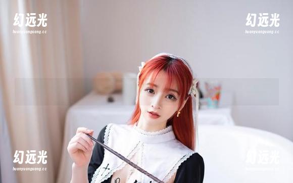 叉子宝宝携美腿图包亮相，后面的腿，别说我偷瞄，我明明在欣赏。