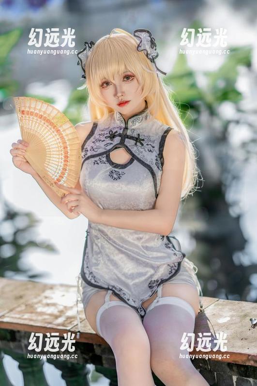 全套打造：大大卷卷小卷与高跟鞋的绝妙碰撞