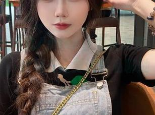好吧，大肉丸Amiee伊斯塔凛套图更新了，我现在需要认真私聊她