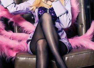 头条女神 – 当大蜜蜜遇上修女，原图传达的魔力你懂的！