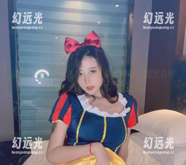 私房范本：奈汐酱Nice兔女郎图集，浏览几秒后竟贴心建议我去买胡萝卜