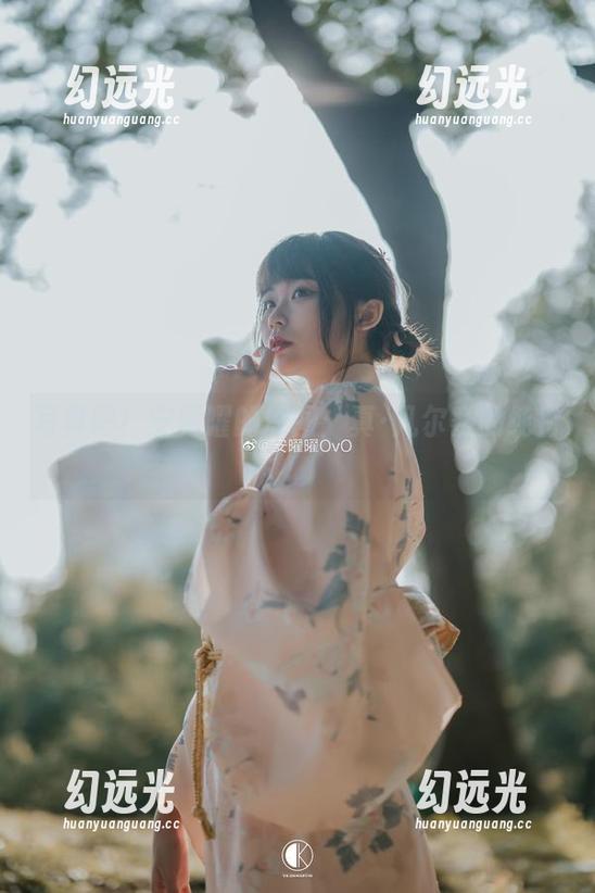 写真吧！安曜曜的原图：真·凡尔赛的纯白！