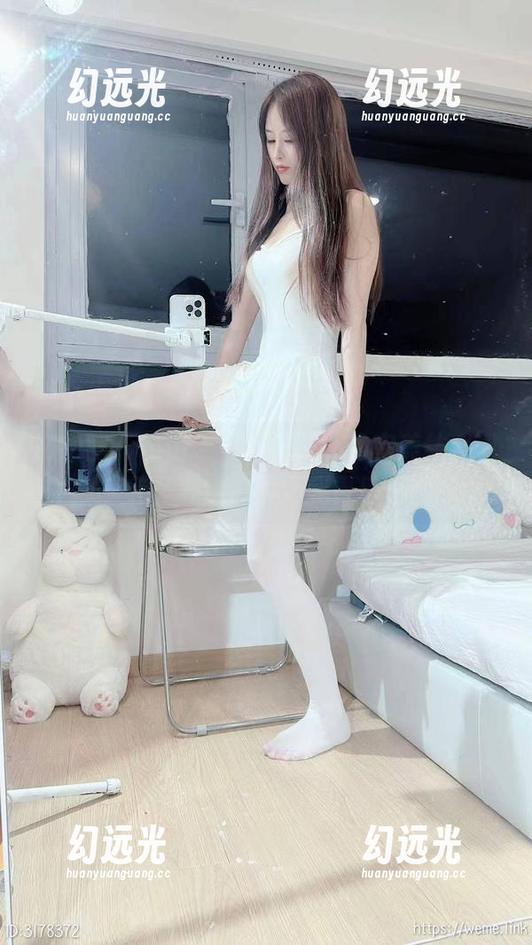 微密圈 - 小萌子与黑色性感的完美结合，无圣光也许更合我胃口。