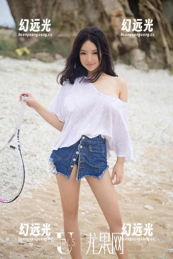 尤果网 - 厨房趣事满满，乔依琳最新图集：她炒的不只是菜，还有欢乐！