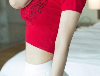 尤果网 – 曼曼在连体衣里找自信，竟然成了“无圣光”的代言人，美图带你入圈！