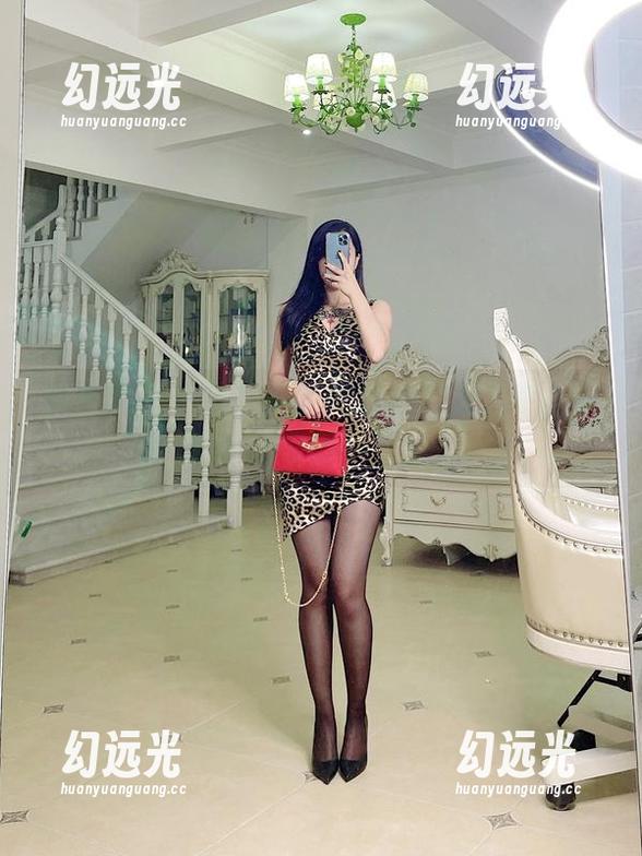 微密圈 - 小心！张老师的渔网双人美图可能会让你停不下来。