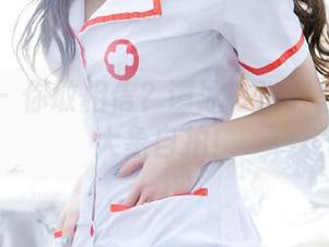 推女郎 – 你敢相信？谭冰在浴缸里也能和大象自拍！