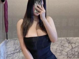 微密圈 – 是可馨耶以她的全套职业装，给职场小白来了点“灵魂调味”。