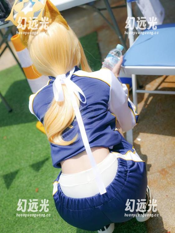 晓美妈的美脚cos更新也太帅气了吧，快来瞧瞧