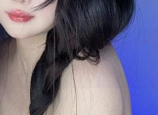 末夜787的腿，裸足与写真：一场关于‘脱’的讨论
