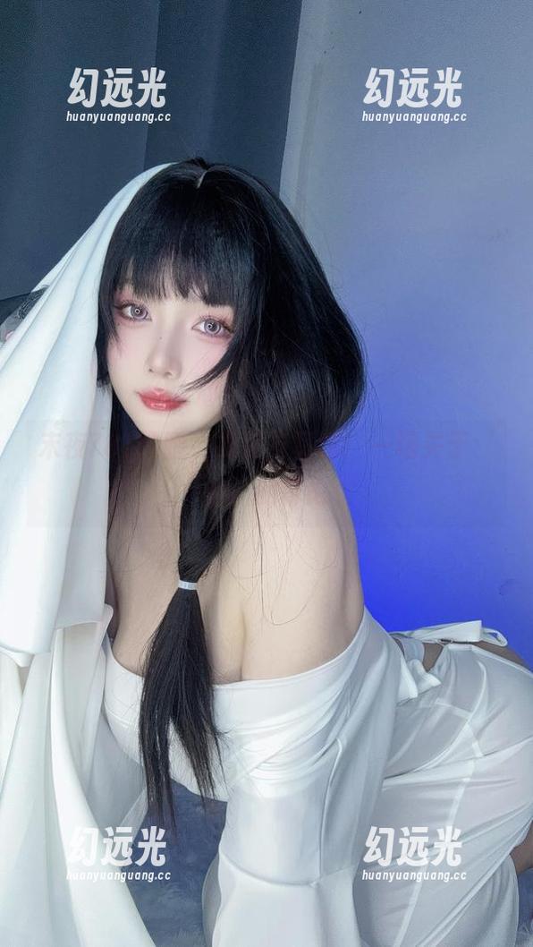 末夜787的腿，裸足与写真：一场关于‘脱’的讨论