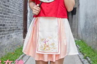 梦丝女神 – 我一直在想，免费写真里的璇璇和她的短裤，是天生的搭配吗？