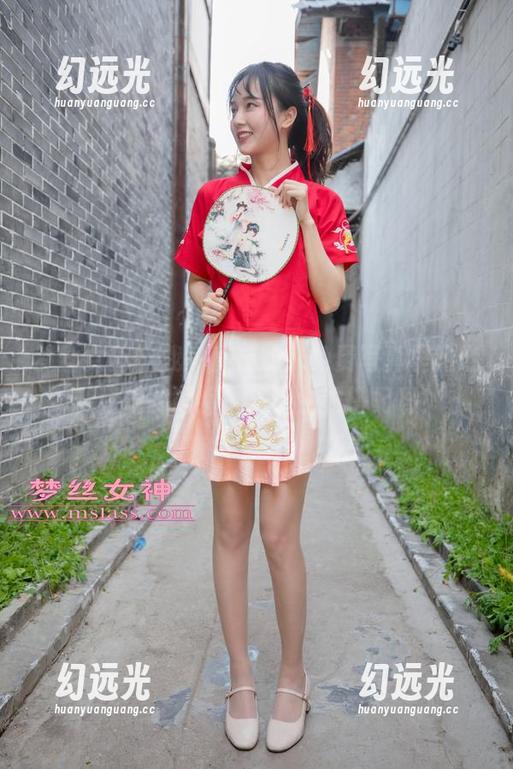 梦丝女神 - 我一直在想，免费写真里的璇璇和她的短裤，是天生的搭配吗？
