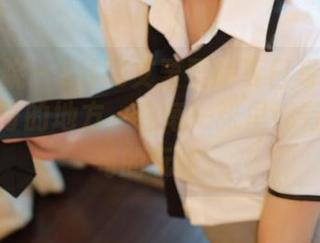 模范学院 – Ellie艾栗栗的夏日写真——图包神奇的地方，在每一张里都有一丝不苟的玩味。