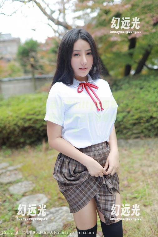 模范学院 - 赵小米Kitty的图包：天台上拍了一天，回头发现自己也晒成了人形芒果。